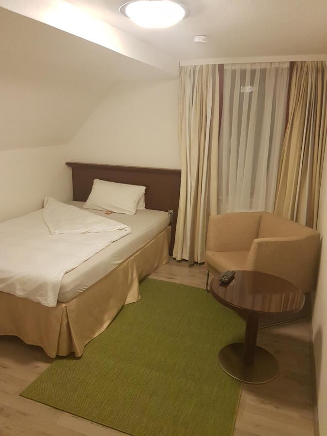 Hotel Pension Bluechersruh 巴特贝内克因费希特 客房 照片